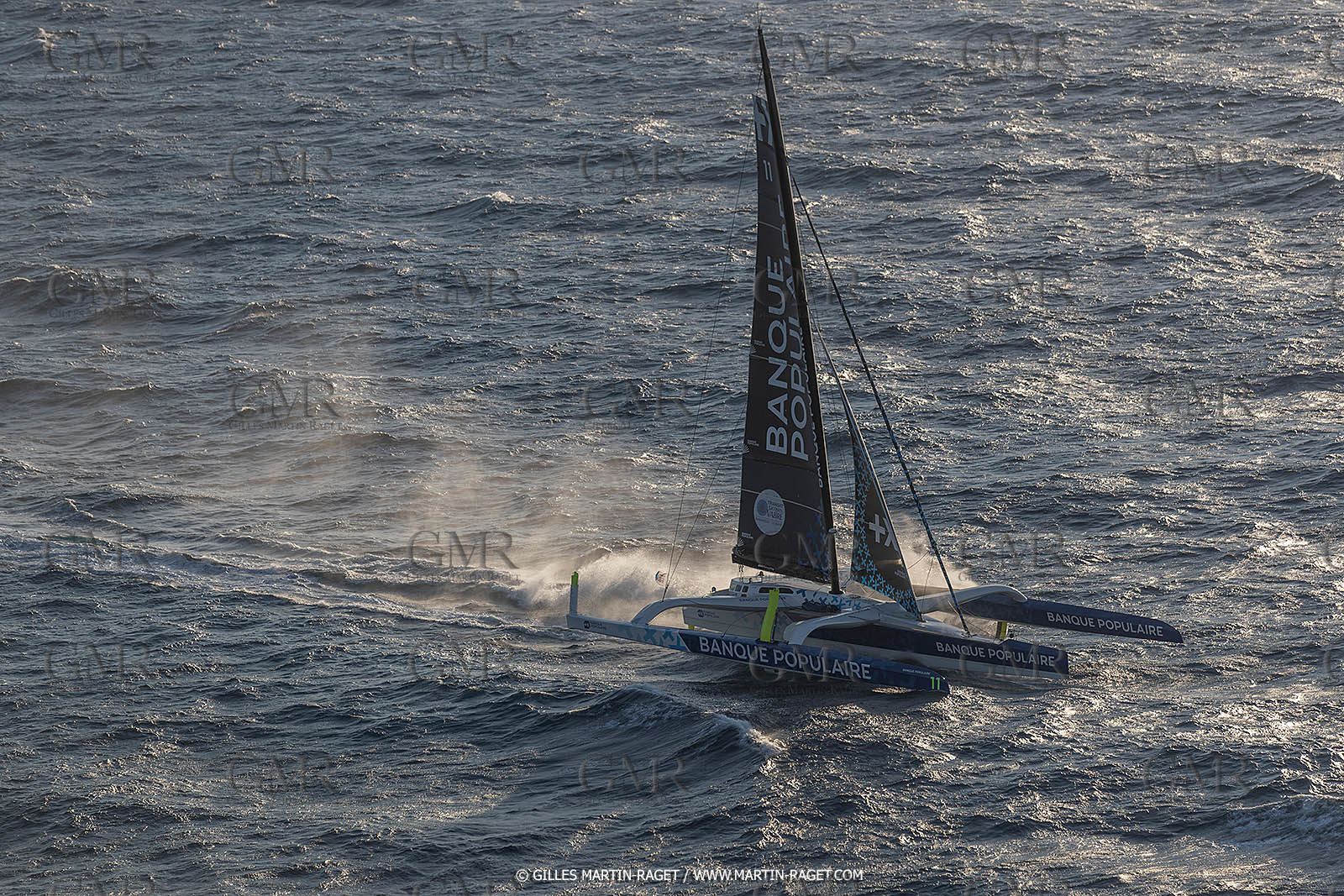 Banque Populaire devant Marseille