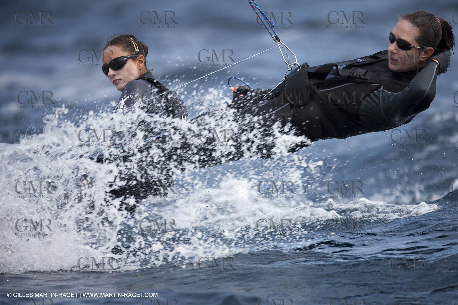 20 04 2010 - Hyères (FRA,83) - SOF 2010 - ZHIK Team - 470 fem -  Ingrid Petitjean - Nadège Douroux