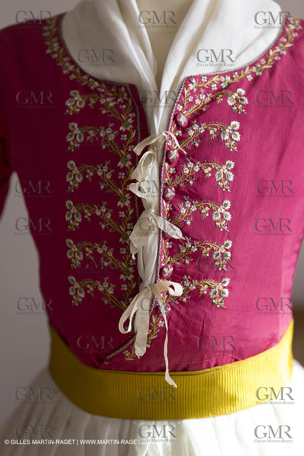 31 10 2013 - Ansouis (FRA,84) - Ansouis castle - Costumes of the exhibit Men costumes