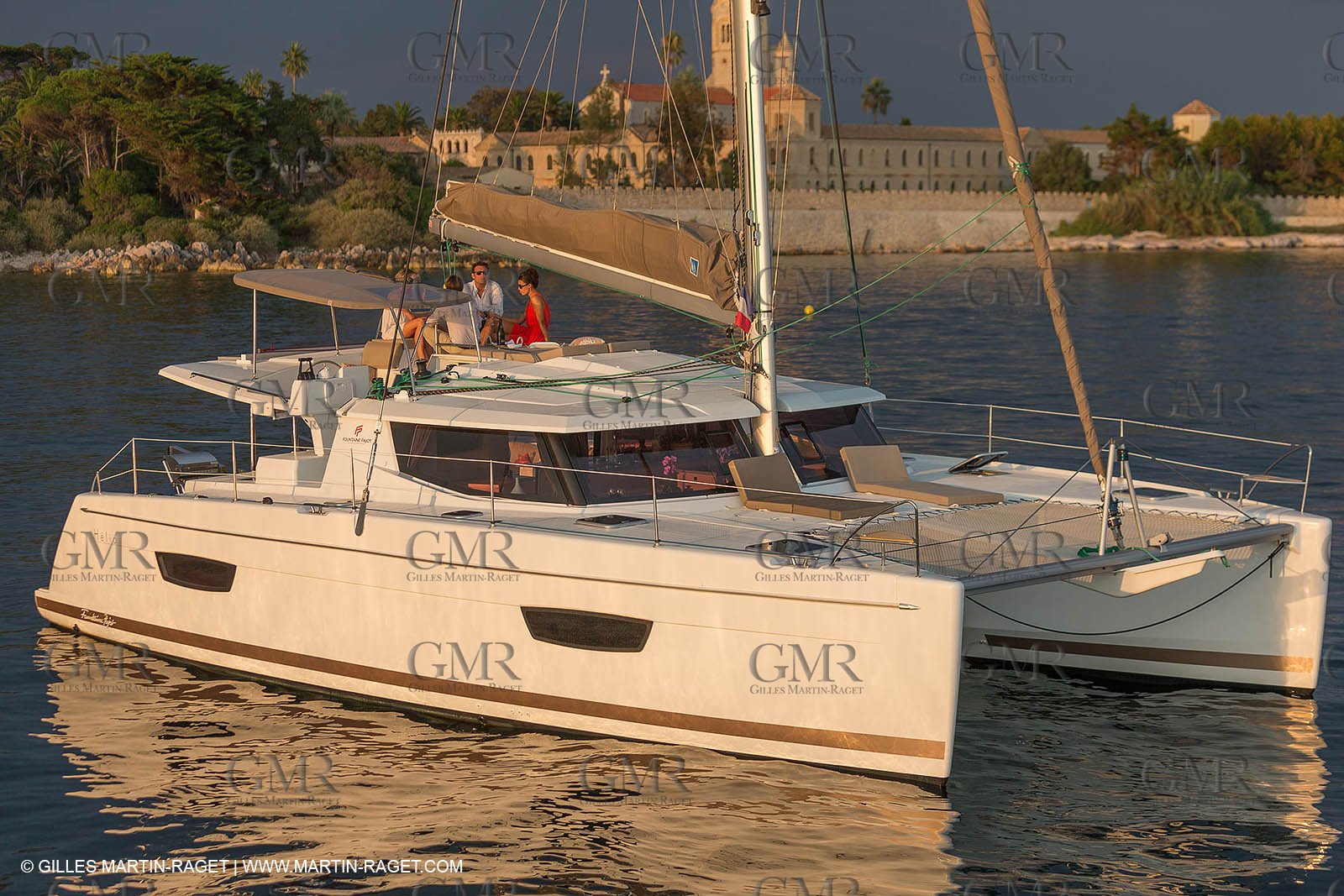 12 09 2016, Cannes (FRA,06), Chantier Fountaine-Pajot, Helia 44