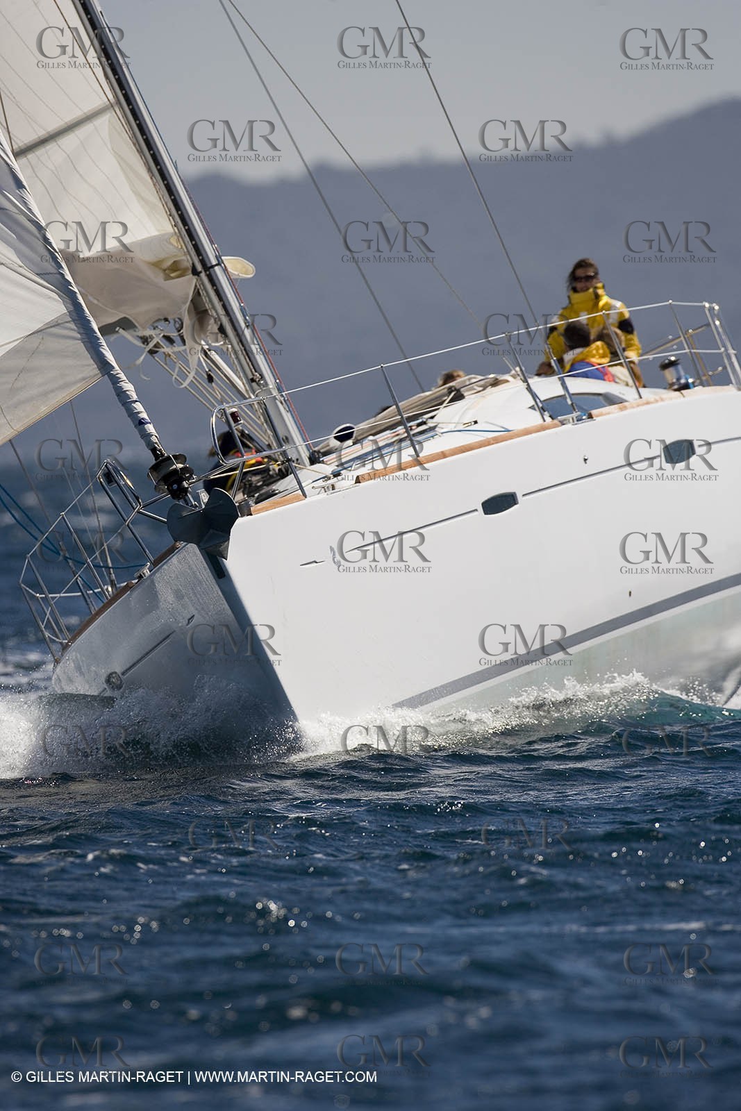 Crusing monohull sailing