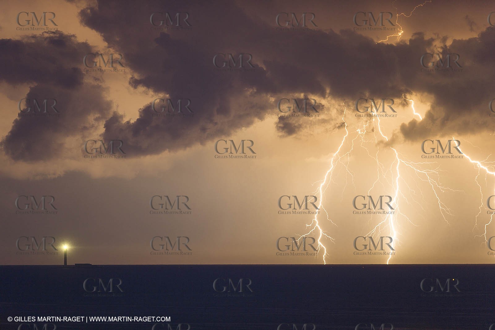 Thunderstorm over Planier island lighthouse - Marseille (FRA,13) - 18 06 2014