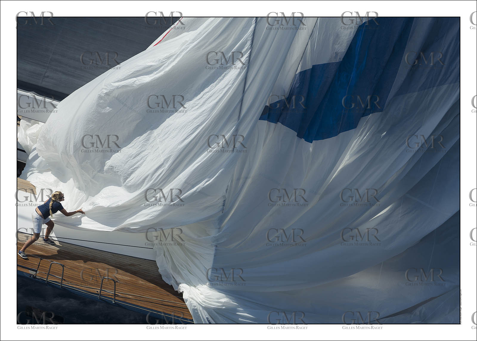 Wally Class, Drop on Magic Carpet - Full frame