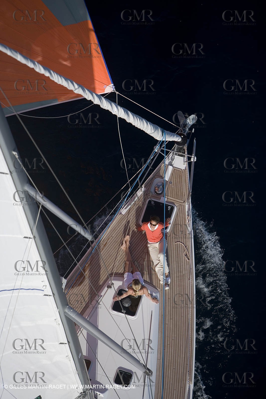 Crusing monohull sailing