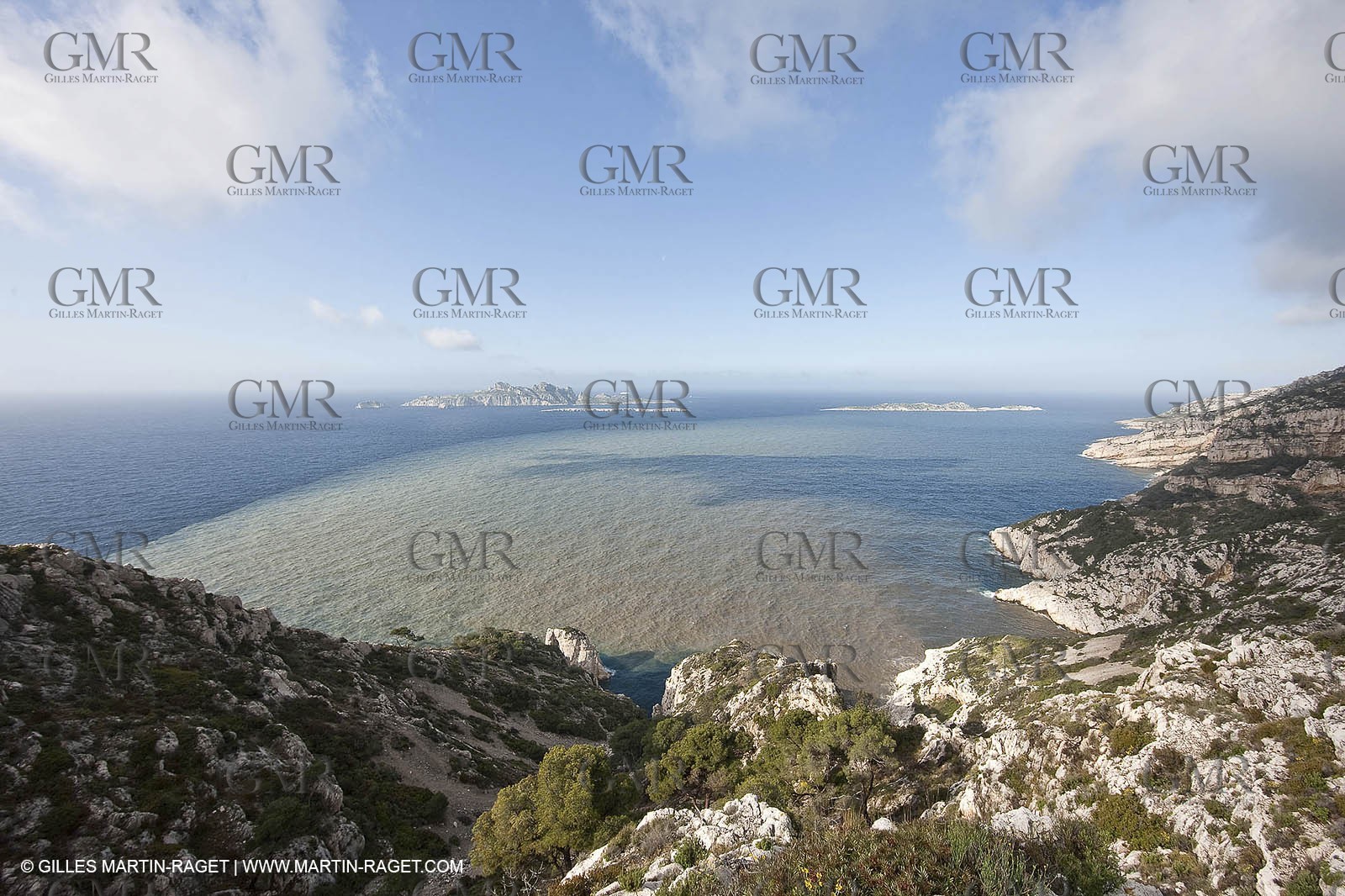 16 04 2009 - Marseille (FRA, 13) - Les Calanques - Cortiou rejections after after stormy weather over Marseilles