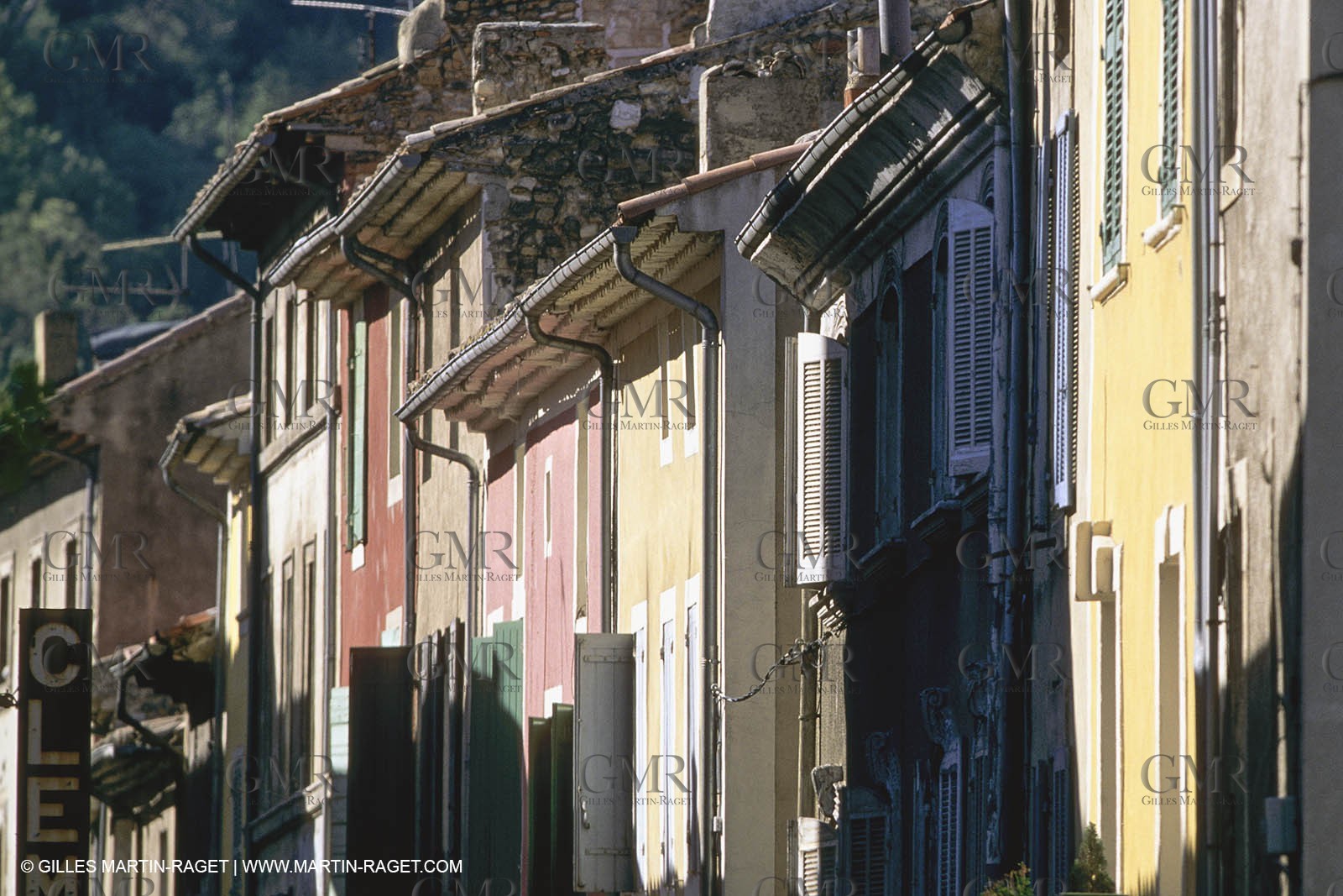 Landscapes and villages of Luberon national Park (FRA,04)
