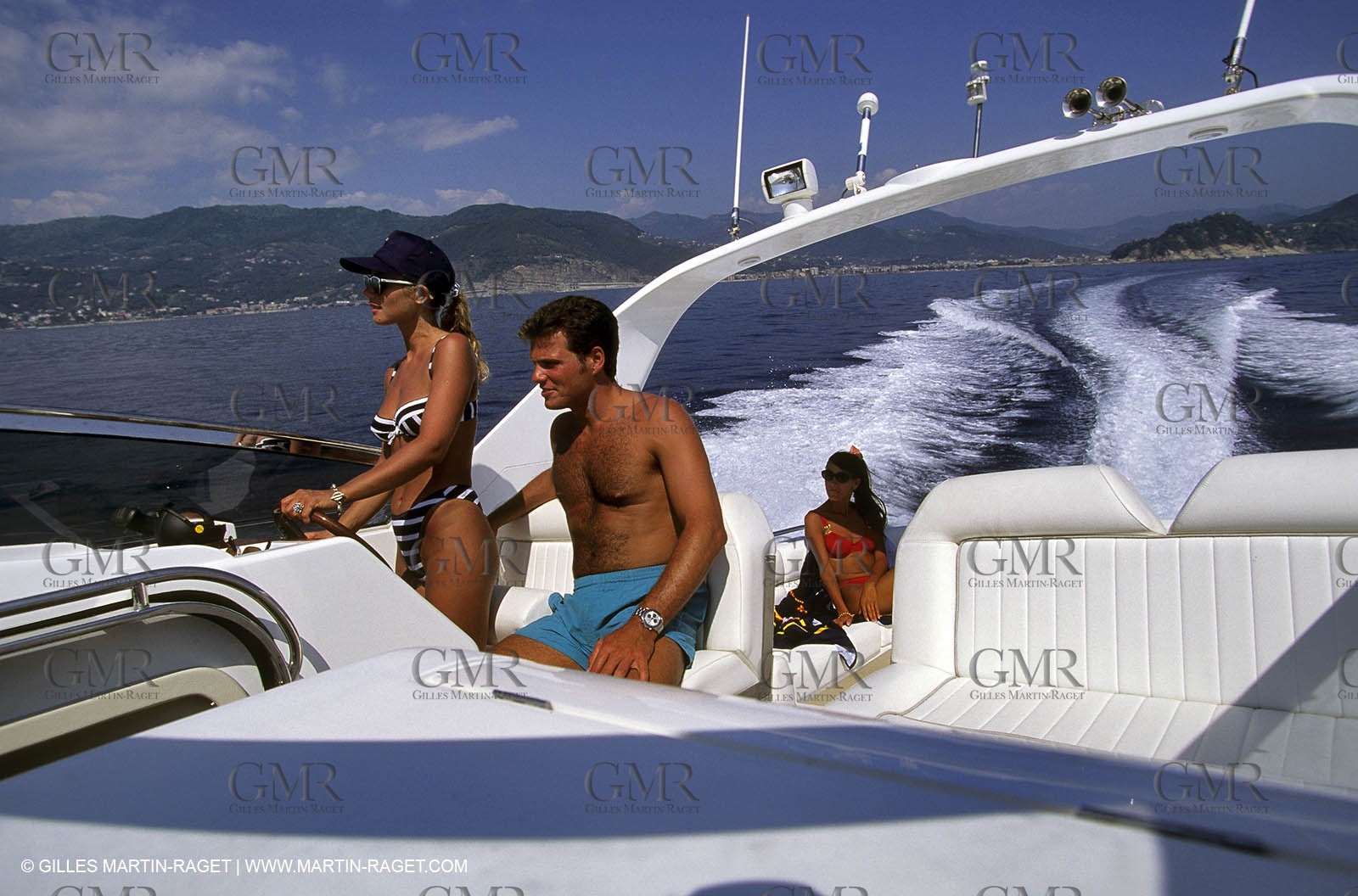 MotorYacht - People