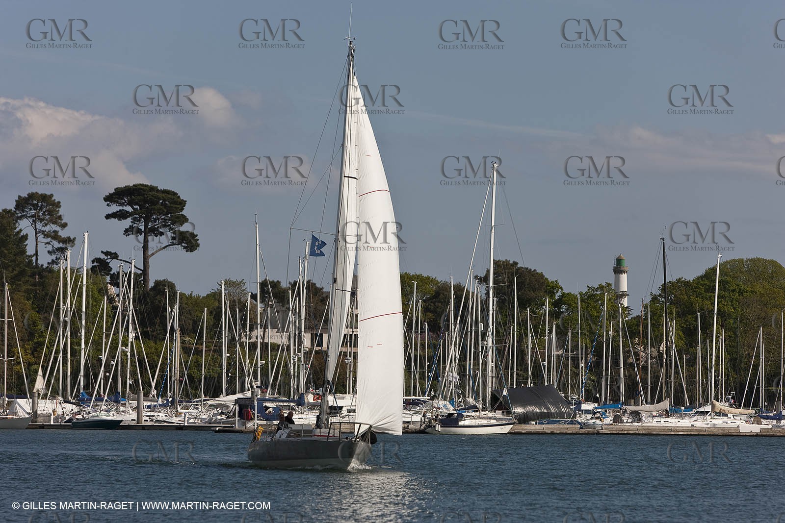 19 05 2010- Benodet (FRA,56)  -  Pen Duick V  sailing in Odet river