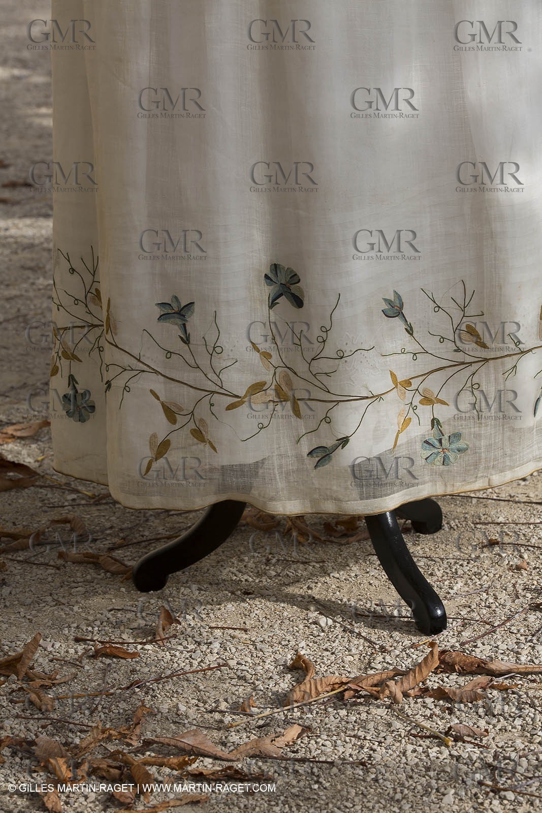 31 10 2013 - Ansouis (FRA,84) - Chateau d'Ansouis - Costumes de l'exposition Habits d'hommes