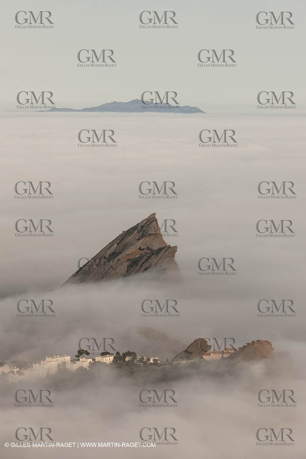 18 07 2012 - La Ciotat (FRA ) - Phénomène d'entrées maritimes - La Nèble (brume, en provençal)