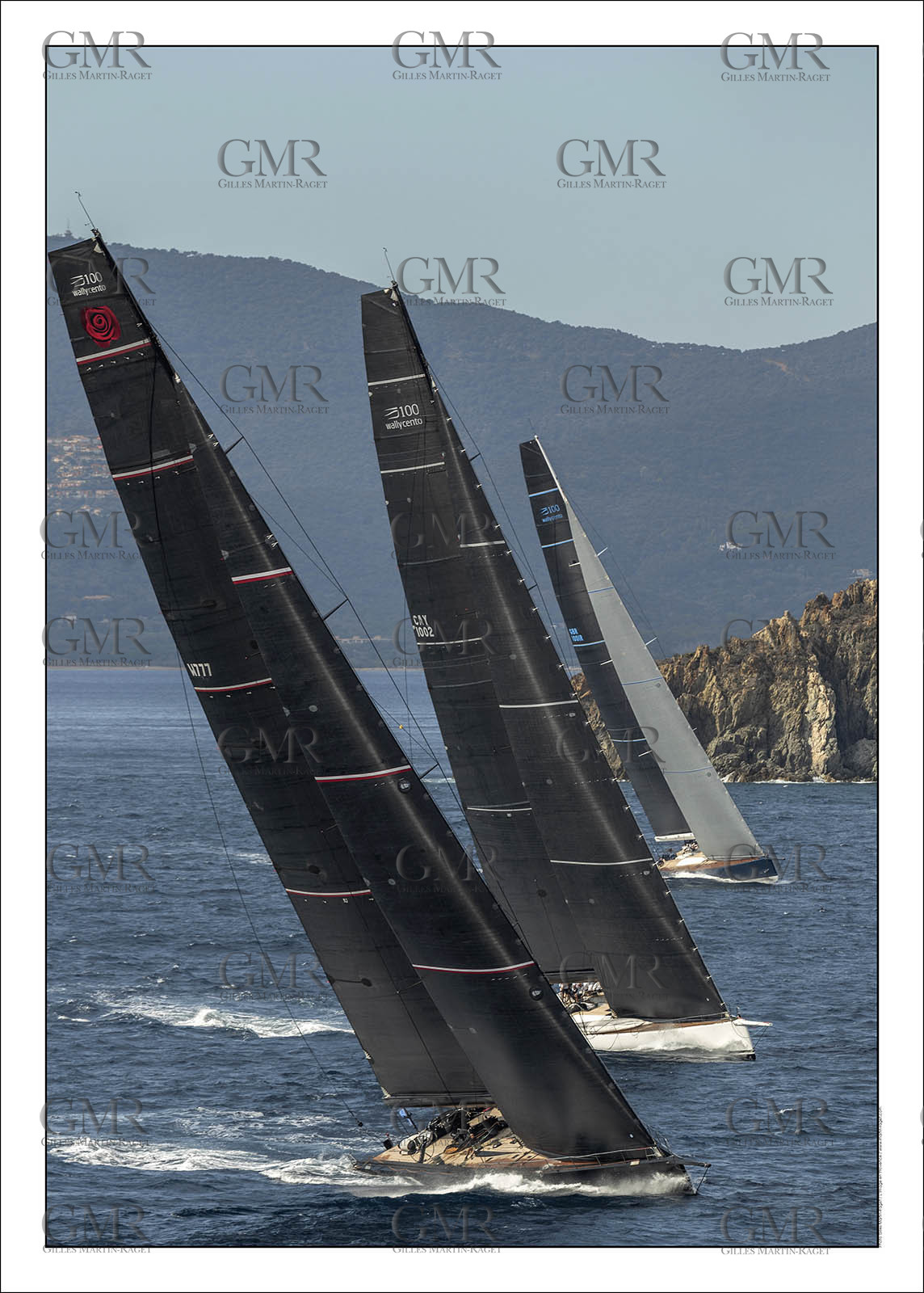 Produit : Tirage photo réalisé par nos soins sur imprimante jet d'encre professionnelle Epson à partir de 8 encres ultrachrome inaltérables (label Digigraphie).Formats au choix : . 30x40 cm. 50x70 cm. 80x120 cm.Choix des papiers :. Papier standard brillant 250 gr., filet noir, marge blanche, tirage non signé. Papier haut de gamme satiné 290 gr. filet noir, marge blanche, tirage vérifié et signé par l'auteur.. Autres supports (canvas, acrylique, dibond) sur demandeConditionnement : tube cylindrique renforcé.Options pour l'expédition : . colissimo + dépôt boîte aux lettres (France uniquement). Colissimo avec signature à réception. Transporteur express (2 jours ouvrés) avec signature à réceptionCliquez sur caddie pour sélectionner votre formule et démarrer la procédure de commande en ligne