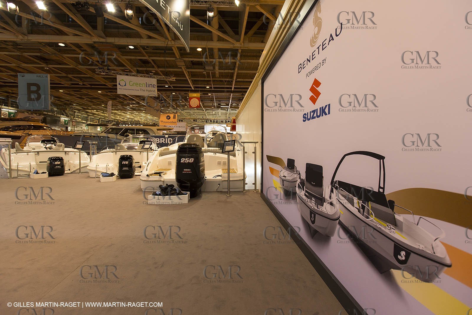 10 12 2013 - Paris (FRA,75) -Paris Boat Show - Beneteau booth