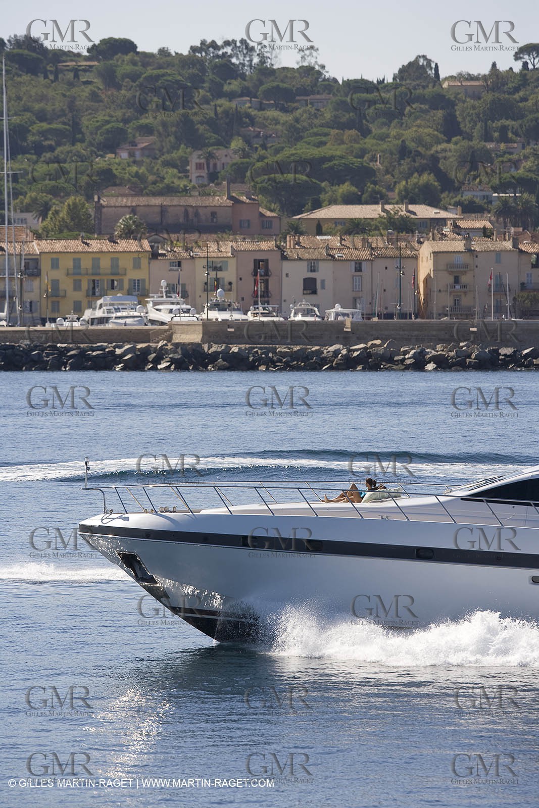 06 09 2007 - Saint Tropez (FRA, 83) - Superyachts - Motoryachts - Mangusta 92 Triple Fun in Saint Tropez - Mooring at Club 55 at Pampelonne Beach