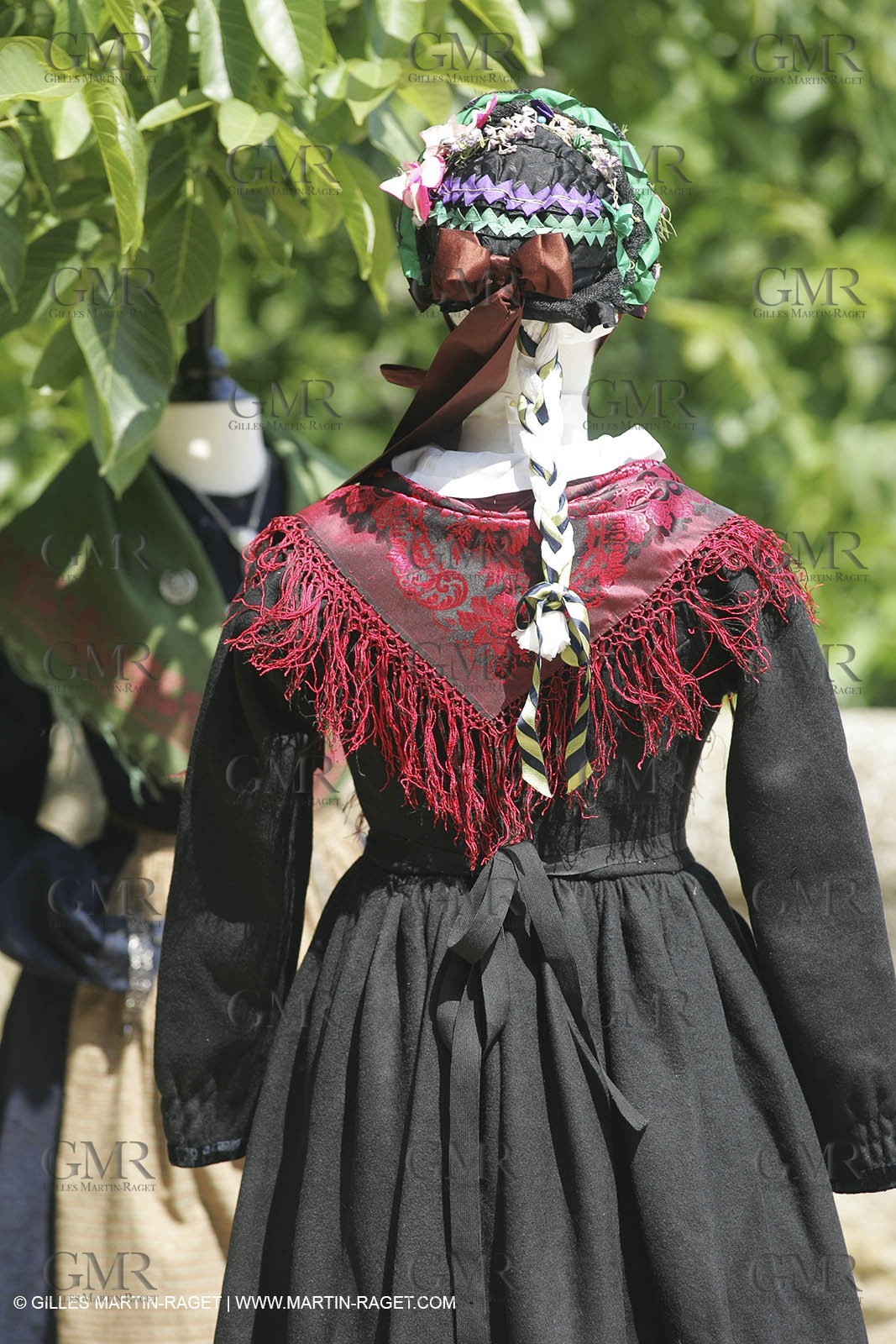 May 2004 - La Tour d'Aigues (FRA, 84) - Old costumes for women of the South exhibition