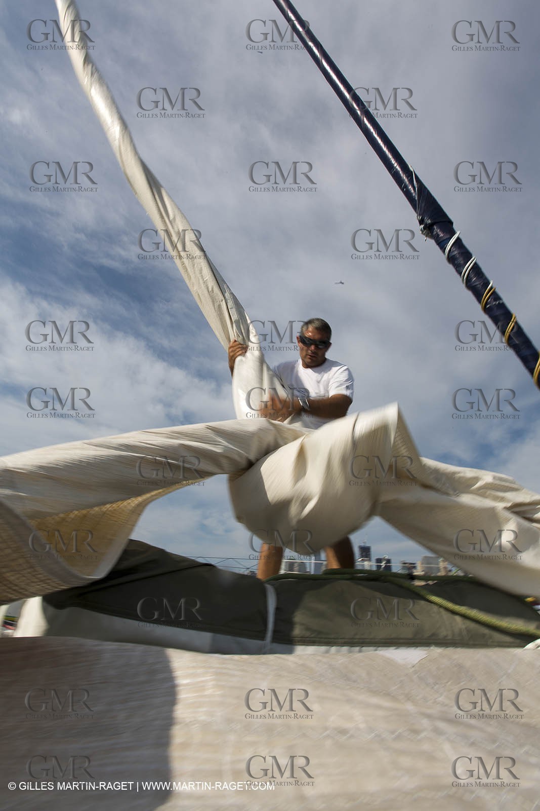 05 07 2012 - New York (USA) - Ocean Krys Race - Speed runs in fornt of NY city