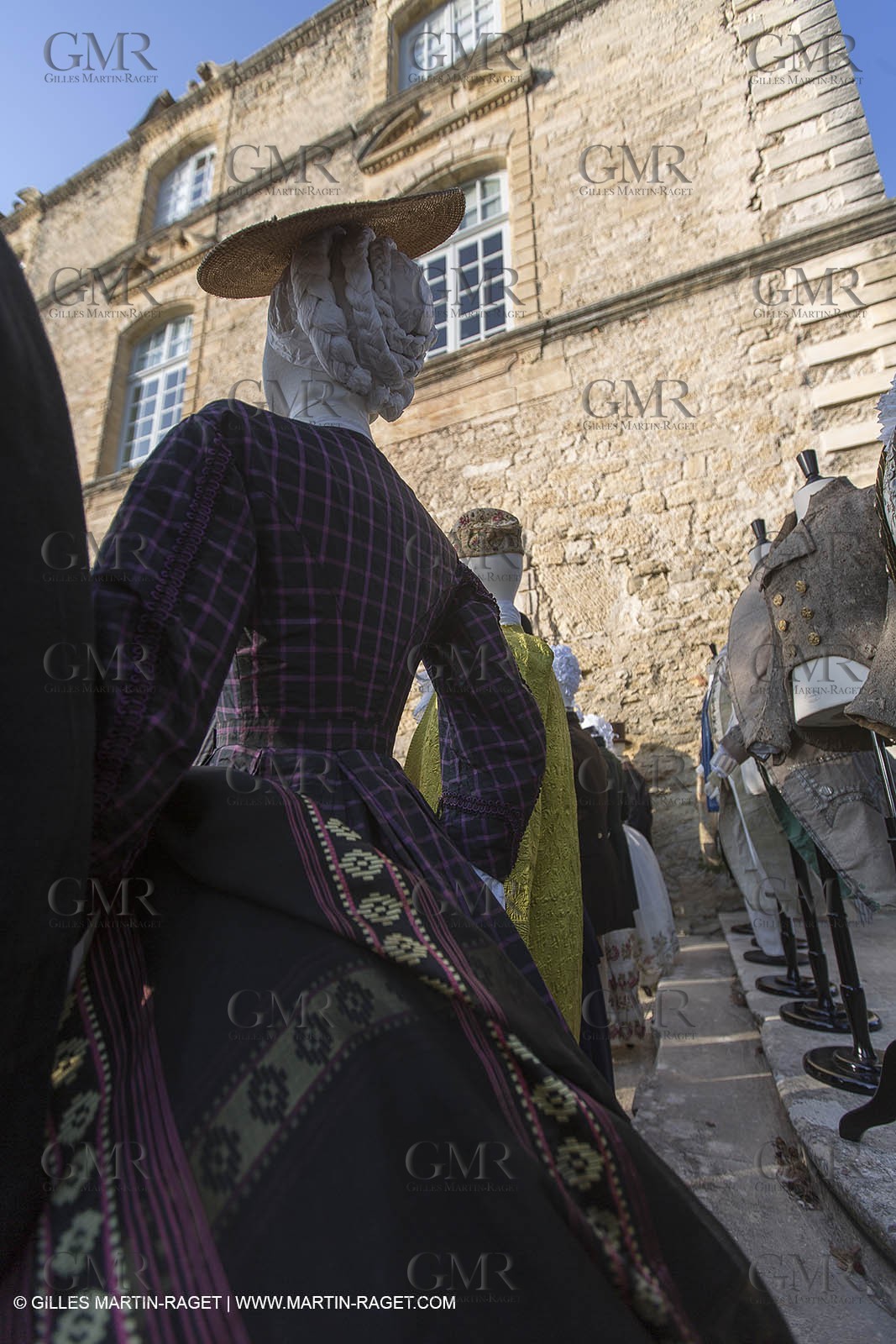 31 10 2013 - Ansouis (FRA,84) - Ansouis castle - Costumes of the exhibit Men costumes
