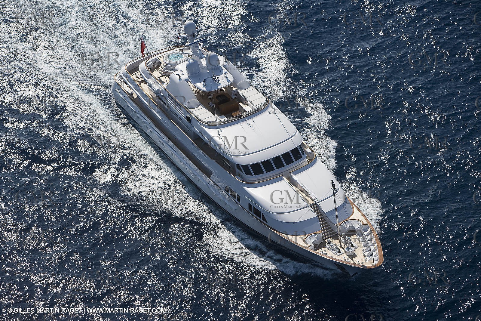 28 07 2007 - St Jean Cap Ferrat - SuperYachts - Motor Yachts - Hampshire