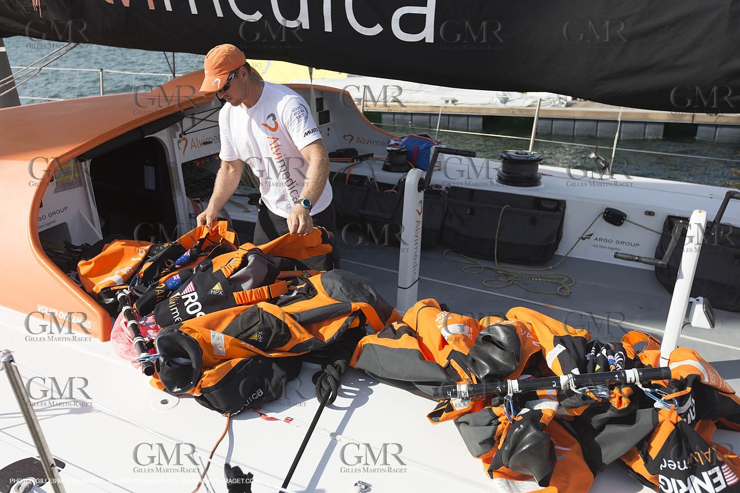 10 10 2014, Alicante (ESP), Volvo Ocean Race 2014-15, Team Alvimedica, final loading