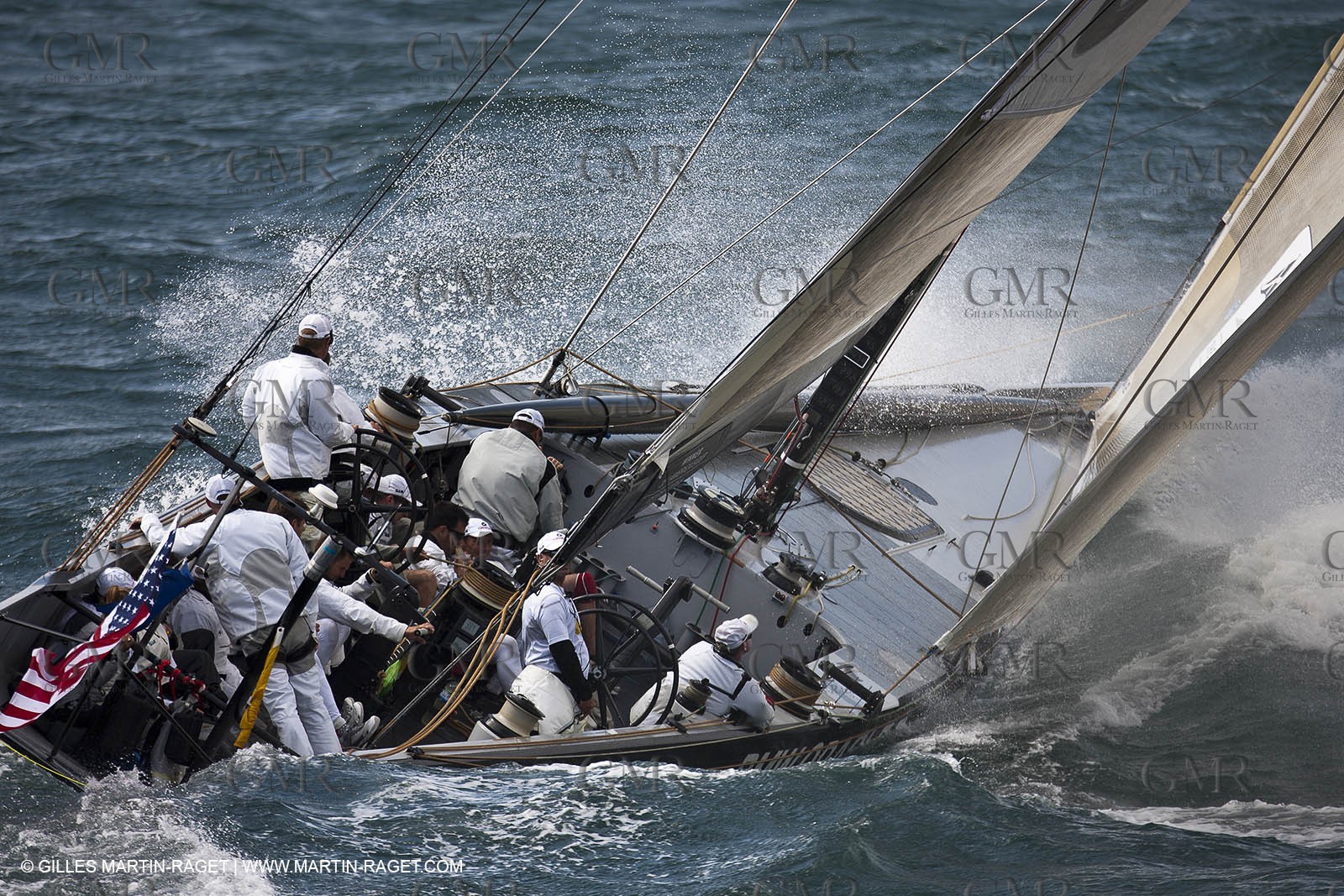 05 08 2010 - Cowes (UK, IOW) - The 1851 Cup -  BMW ORACLE Racing -  - Round The Island Race - From Ste Catherine to the Needles.