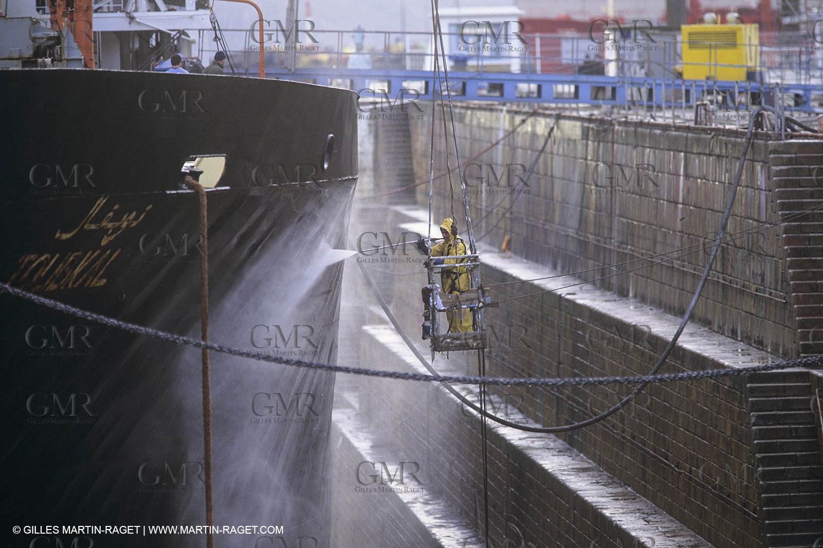 Monde maritime, opérations porturaires, ports, manoeuvres, marine world, harbour operations, maritime shipping,