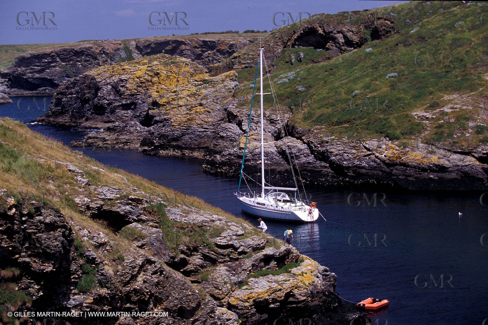Cruising monohull mooring
