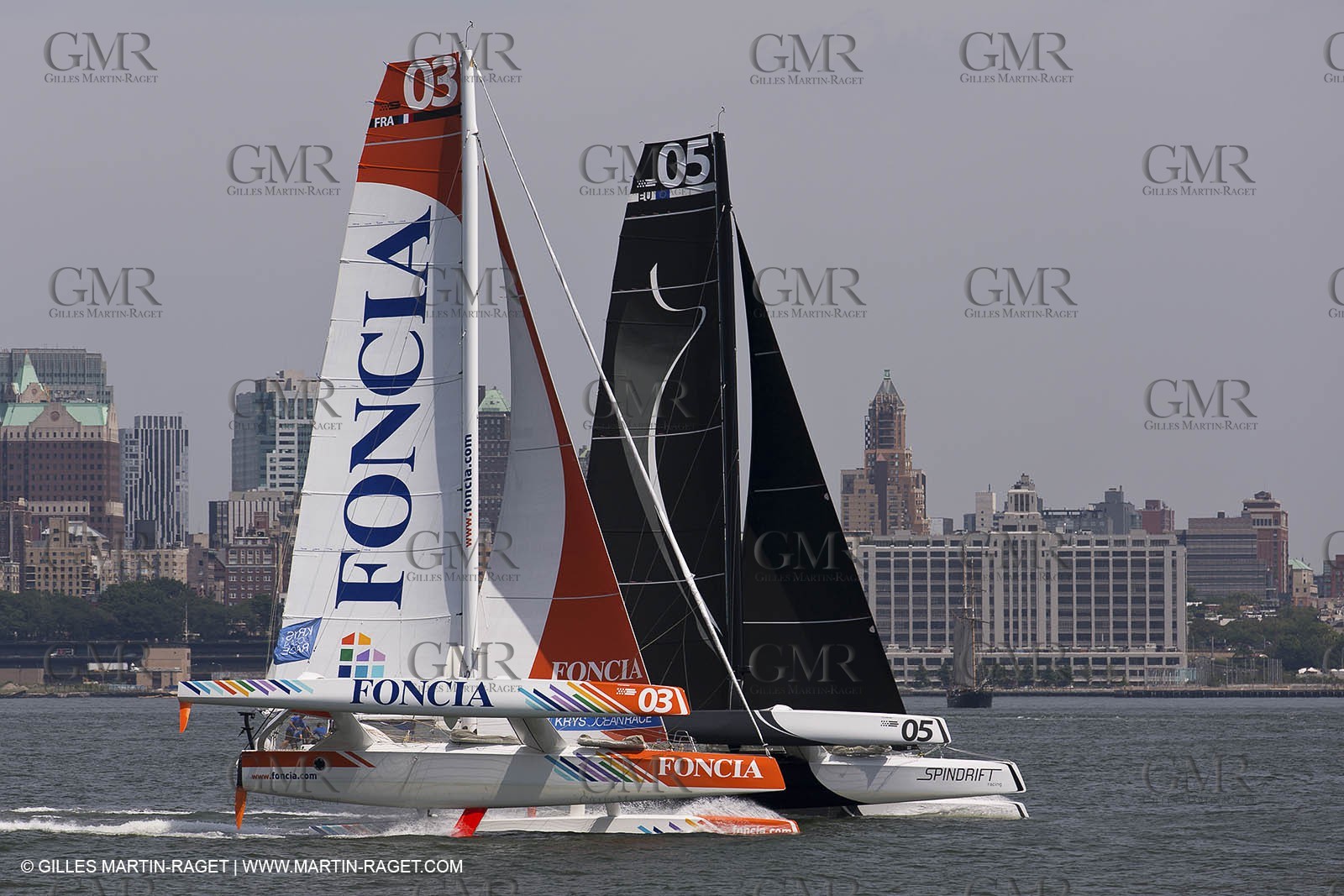 05 07 2012 - New York (USA) - Ocean Krys Race - Speed runs in fornt of NY city
