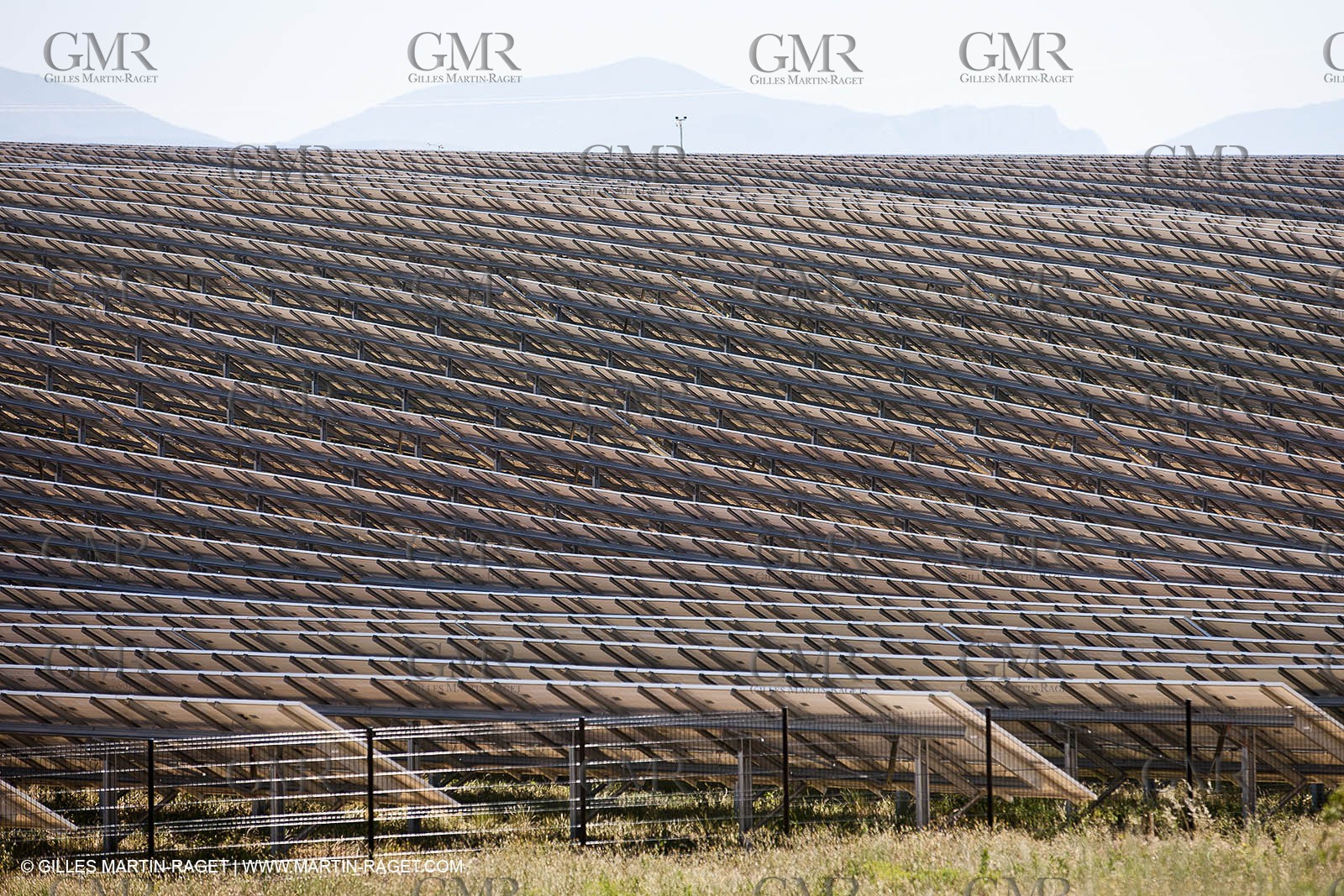 27 06 2011 - Puimichel (FRA, 04) - Solar far des Mées