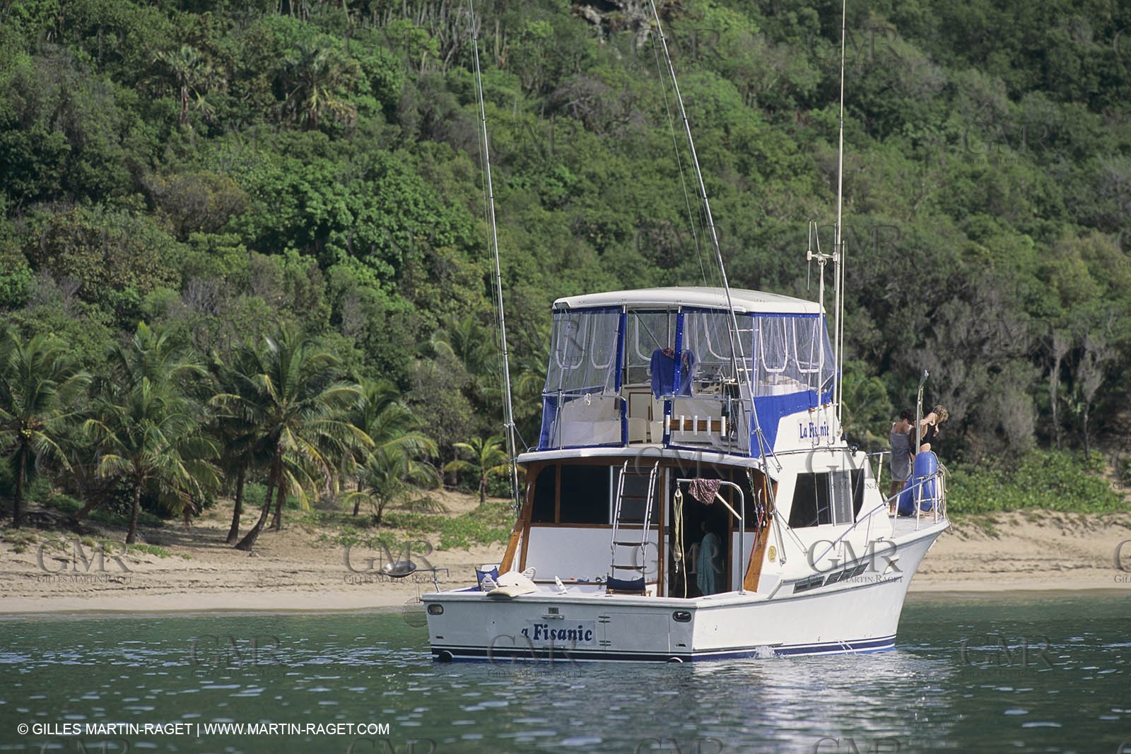 Powerboating, cruising