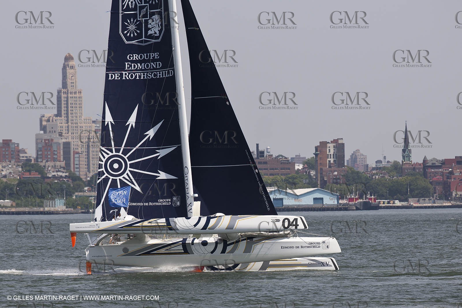 05 07 2012 - New York (USA) - Ocean Krys Race - Speed runs in fornt of NY city
