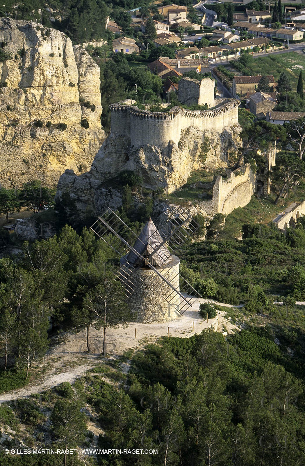France, Provence, Villages des Alpilles, Boubon (FRA,13)