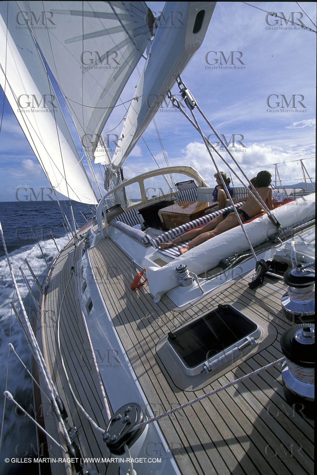 Cruising - People - Doing nothing