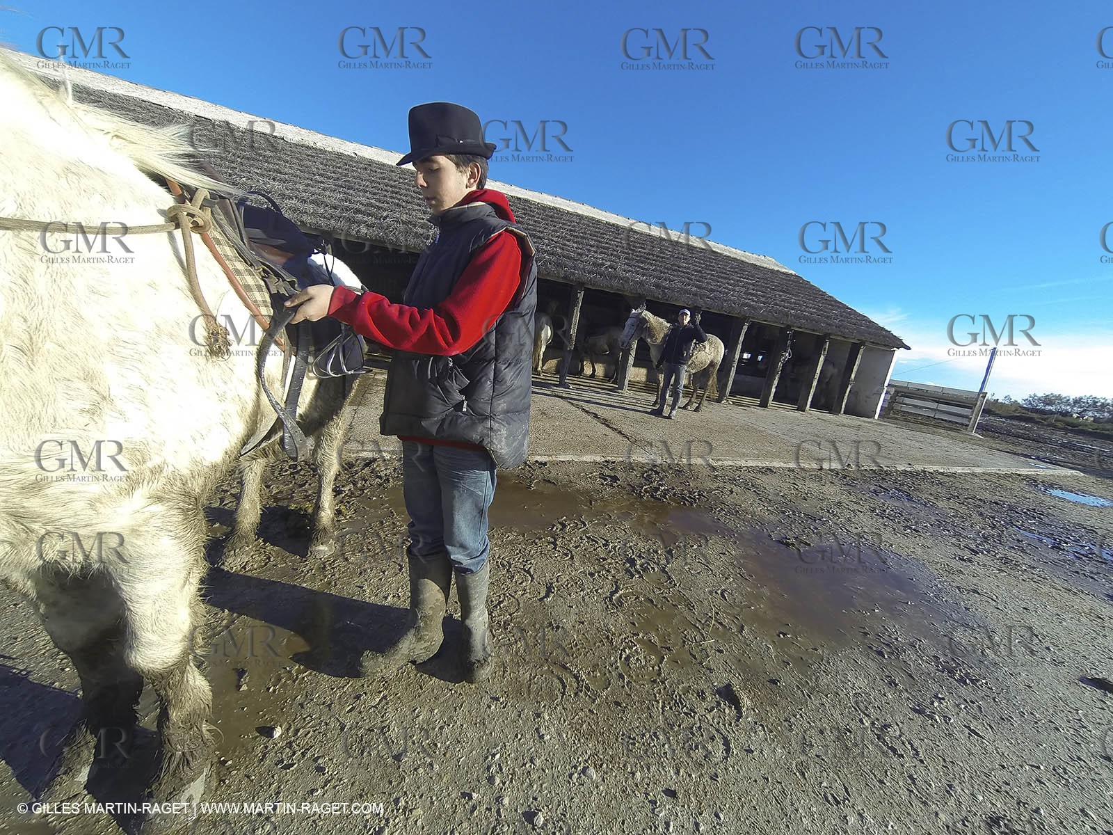 26 12 2013 - Les Saintes Maries de la Mer (FRA,13) - Horese riding at Cabanes de Cacharel