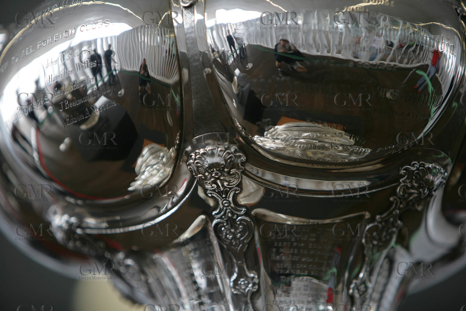 22 04 2007-Valencia (Spain)- 32nd America's Cup - Louis Vuitton Cup - RR1 - Day 7 - Crowd at Ameriac's Cup Park