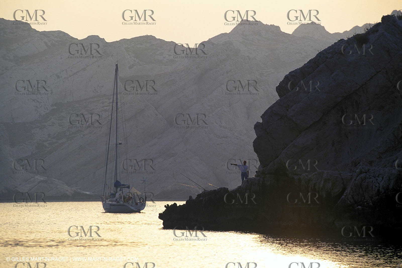 Cruising monohull mooring