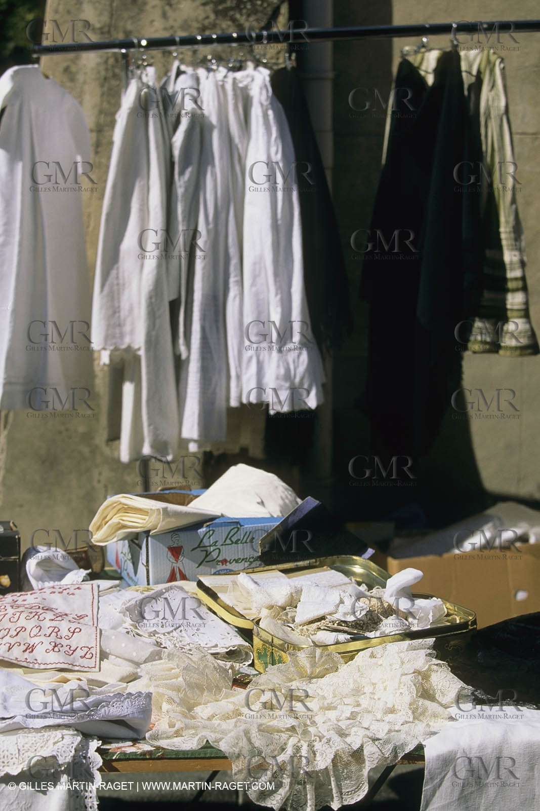 France, Provence, Marchés en plein air   Flee markets