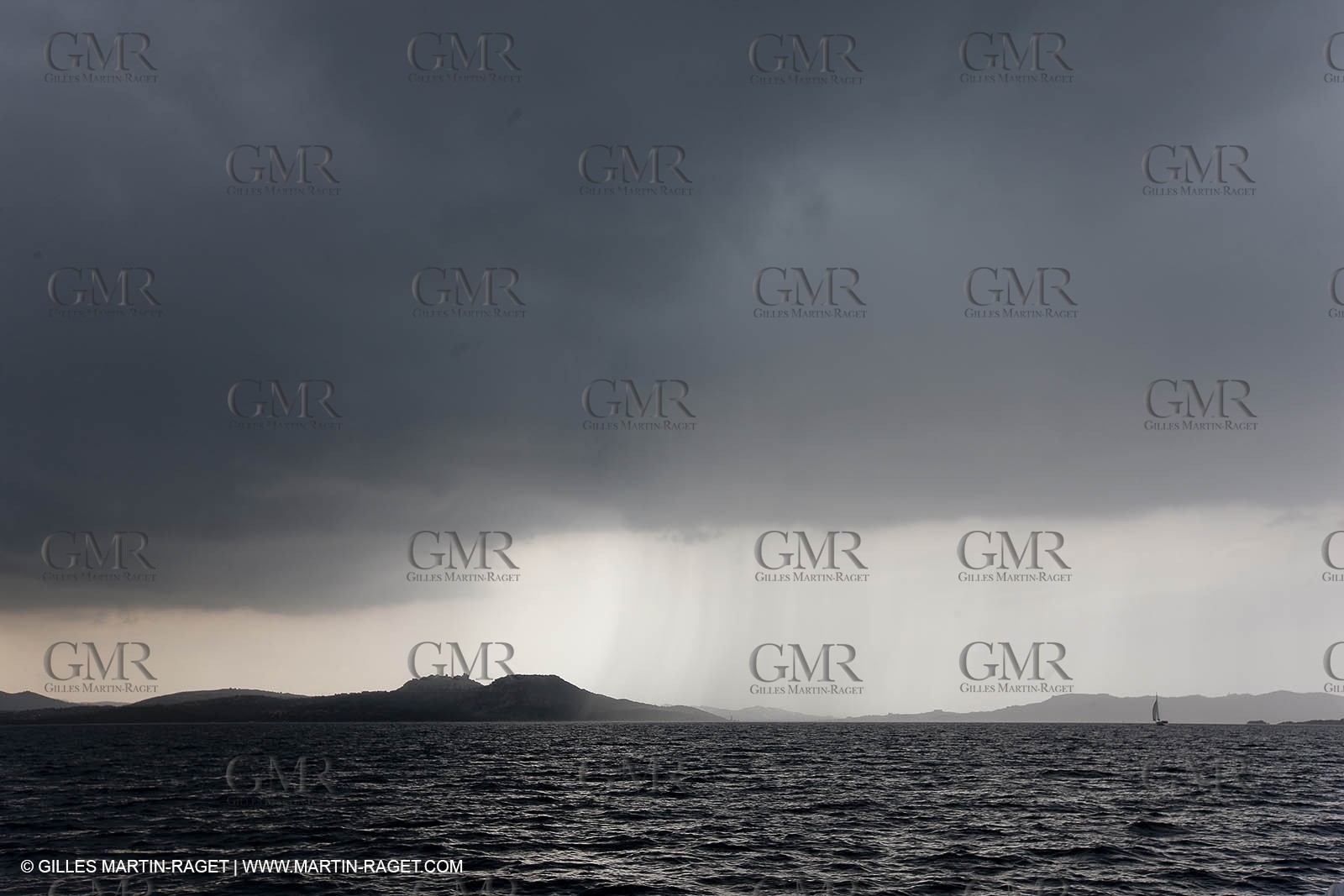 19 05 2010 - La Maddalena (ITA, Sardinia) Louis Vuitton Trophy - BMW ORACLE Racing - Training