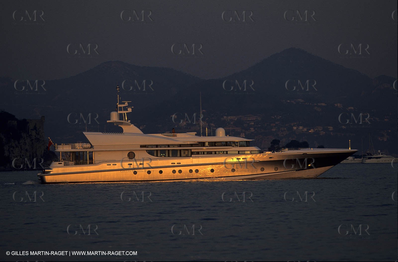 Super Motoryachts, Thunder B