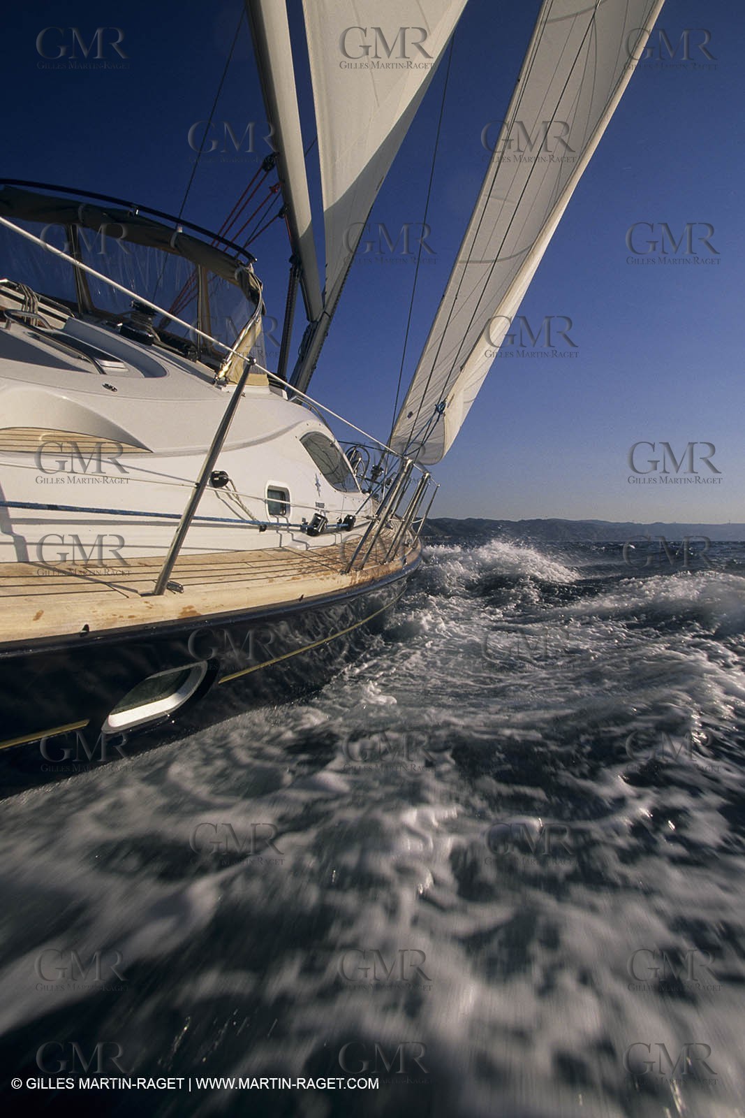 sailing, cruising, monohull under sails