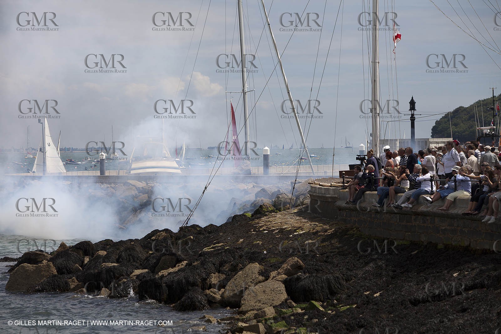 03 08 2010 - Cowes (UK, IOW) - The 1851 Cup -  BMW ORACLE Racing - Day 1.