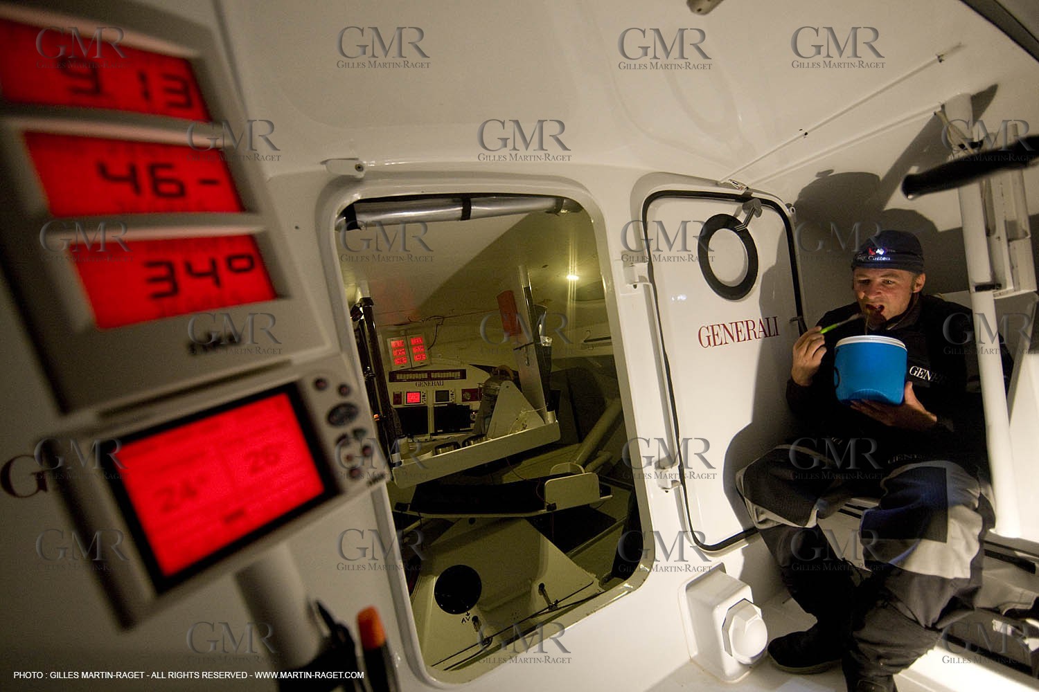 27 09 2008 - Lorient (FRA, 56) - Onboard Generali with Yann Eliès - Vendée Globe 2008 Training
