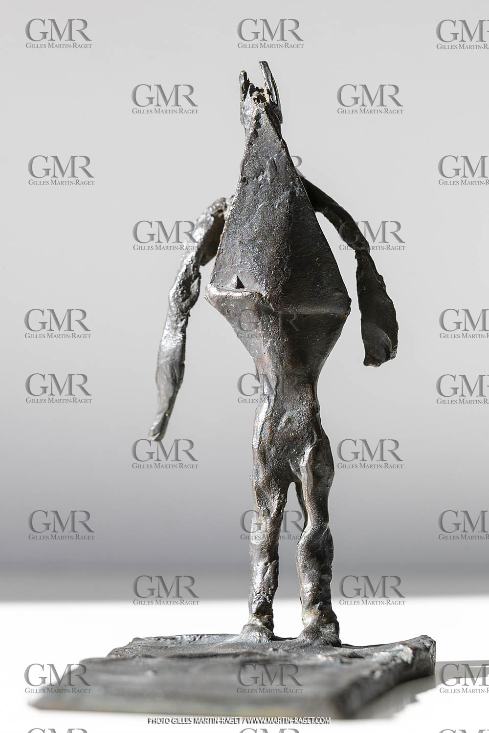 19 02 2020, Marseille (FRA), oeuvre de Germaine Richier, Chauve-souris 1965, Bronze patiné foncé, Numéroté 7 8, Fondeur L.Thinot, Paris, 15 x 11,2 x 7,5 cm, Collection Famille Germaine Richier