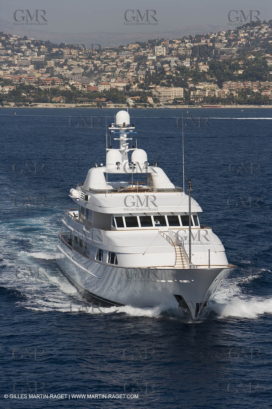 28 07 2007 - St Jean Cap Ferrat - SuperYachts - Motor Yachts - Hampshire