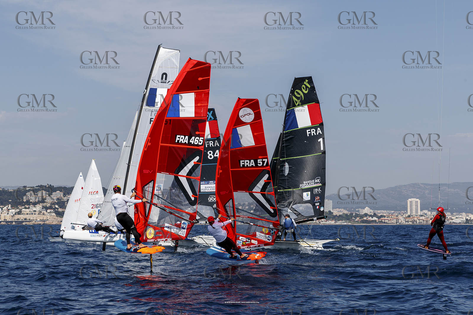 15 04 2024, Marseille (FRA), présentation des sélectionnés olympiques français en voile pour les Jeux Olympiques de Paris 2024.  Alex Mazella (Kite hommes - Formula Kite); Laurianne Nolot (Kite femmes - Formula Kite); Nicolas Goyard (Planche à voile hommes - iQFoil); Hélène Noesmoen (Planche à voile femmes- iQFoil); Camille Lecointre-Jeremie Mion (dériveur double mixte - 470); Louise Cervera (Dériveur femmes - ILCA 6); Jean-Baptiste Bernaz (Dériveur hommes - ILCA 7); Tim Mourniac - Lou Berthomieu (Multicoque mixte - Nacra 17); Clément Péquin - Erwan Fischer (Skiff hommes - 49er); Sarah Steyaert-Charline Picon (Skiff femmes - 49er FX).