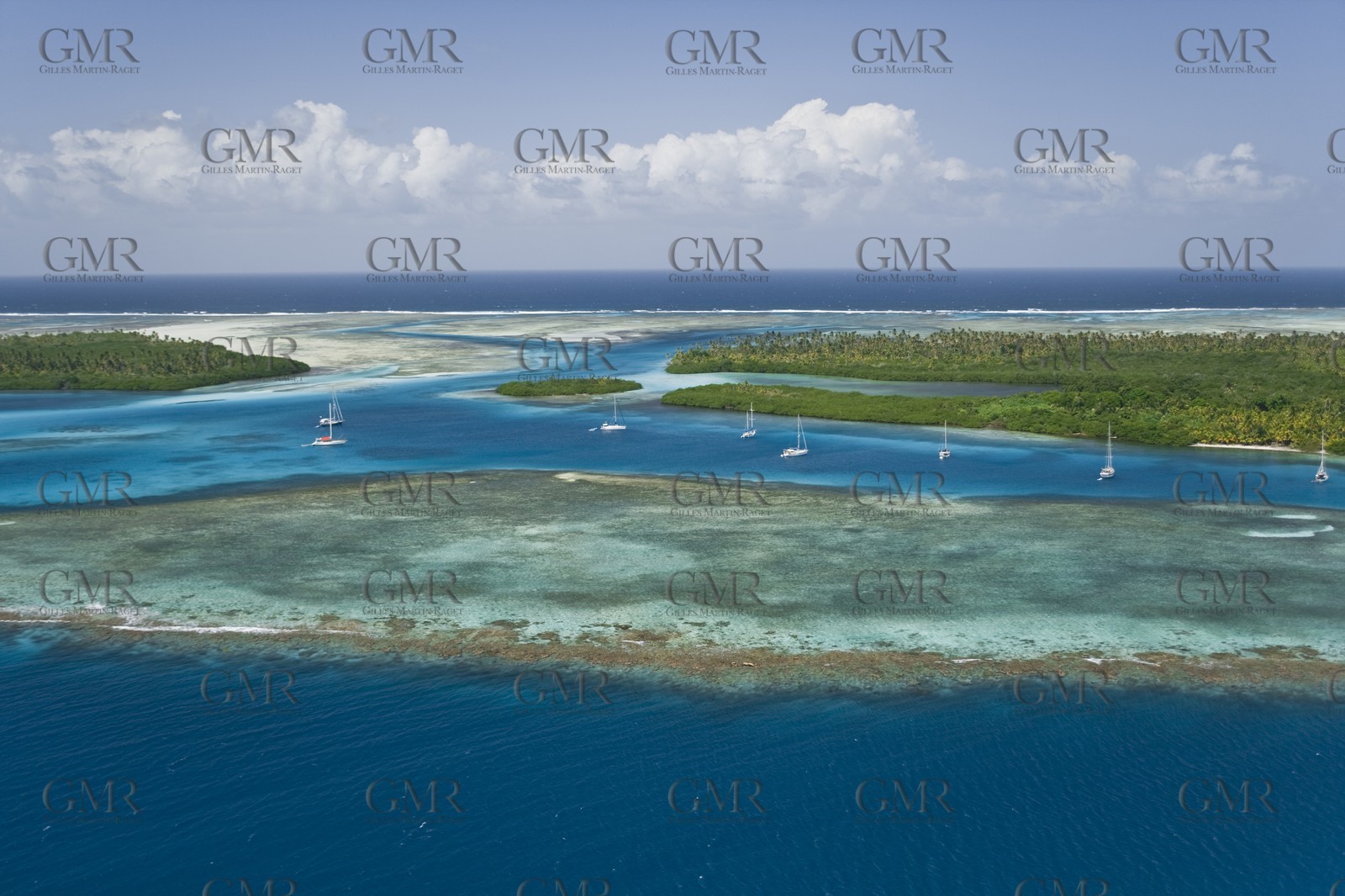 01 02 2008 - San Blas Archipelago (Panama) - Motor Yacht Senses