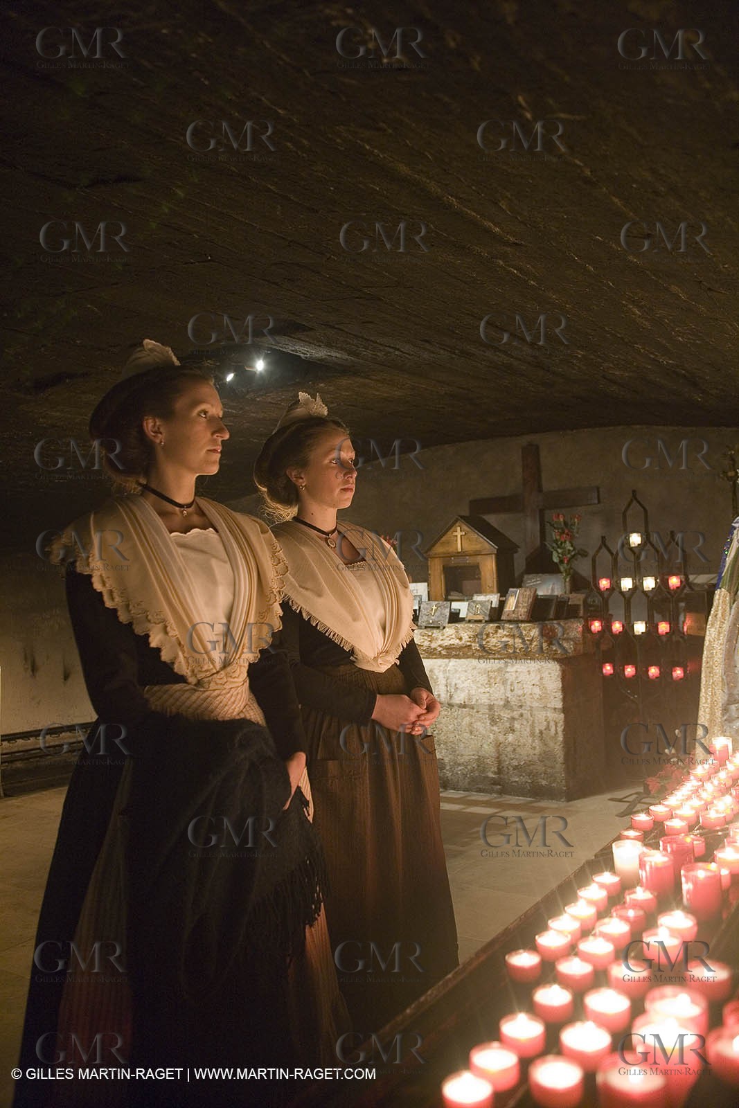 24 02 2007 - Saintes Maries of the Sea (FRA, 13) - Queen of Arles and her assistants in Camargue