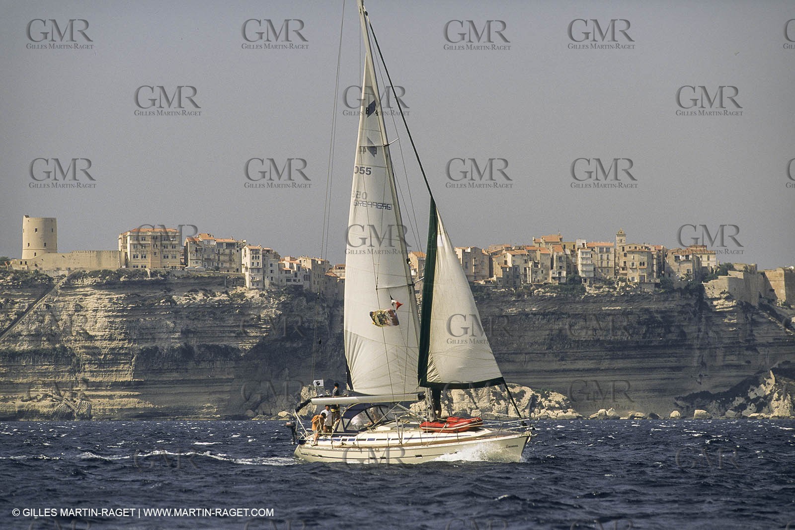 Sailing, cruising, multihull under sail