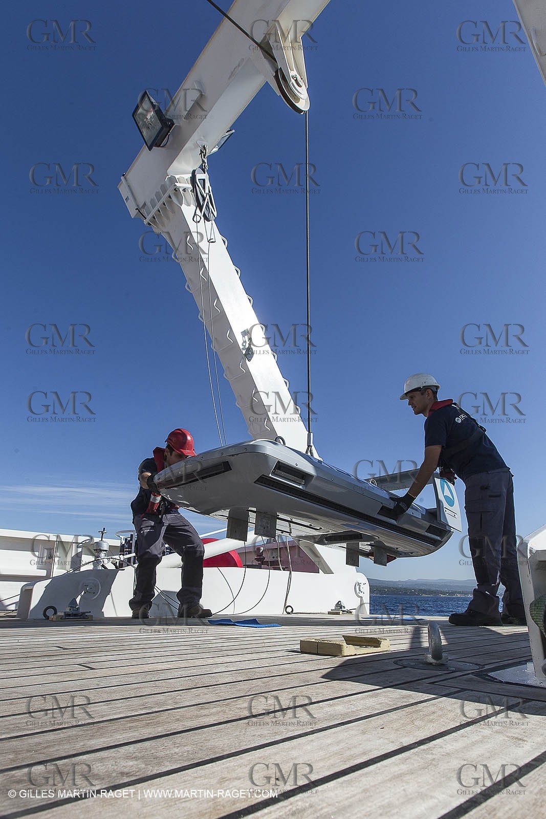 11 09 2014 - la Ciotat (FRA,13) - onboar Al Azzizi, oceanographic research ship buit by H2X boat yard, measure devices manipuation