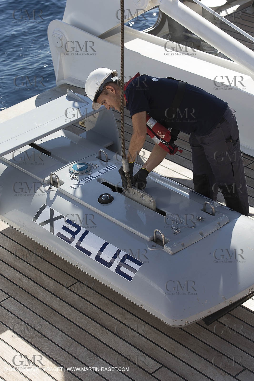 11 09 2014 - la Ciotat (FRA,13) - onboar Al Azzizi, oceanographic research ship buit by H2X boat yard, measure devices manipuation