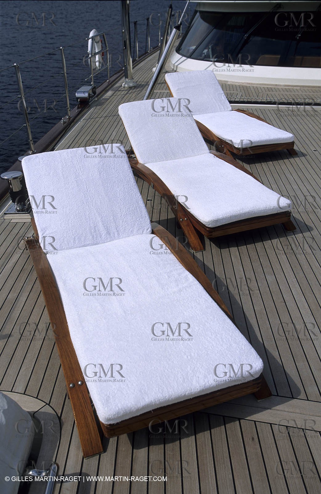MotorYacht - Deck