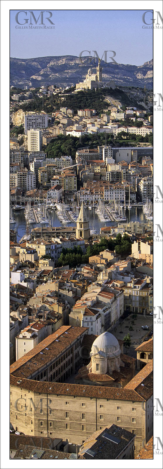 Produit : Tirage photo réalisé par nos soins sur imprimante jet d'encre professionnelle Epson à partir de 8 encres ultrachrome inaltérables (label Digigraphie).Formats au choix :. 20 x 60 cm. 33 x 95 cm- 52 x 150 cmChoix des papiers :. Papier standard brillant 250 gr., filet noir, marge blanche, tirage non signé. Papier haut de gamme satiné 290 gr. filet noir, marge blanche, tirage vérifié et signé par l'auteur.. Autres supports (canvas, acrylique, dibond) sur demandeConditionnement : tube cylindrique renforcé.Options pour l'expédition : . colissimo + dépôt boîte aux lettres (France uniquement). Colissimo avec signature à réception. Transporteur express (2 jours ouvrés) avec signature à réceptionCliquez sur caddie pour sélectionner votre formule et démarrer la procédure de commande en ligne